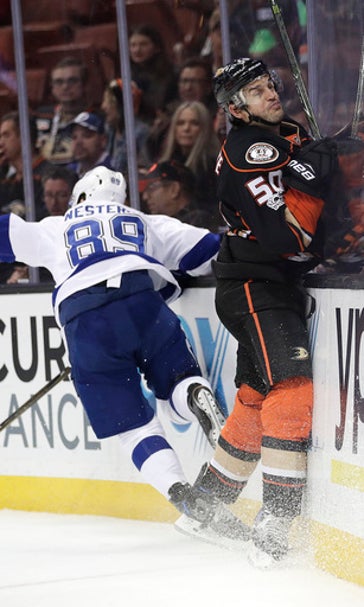 Rakell's rocket in OT puts surging Ducks past Lightning, 2-1 (Jan 17, 2017)
